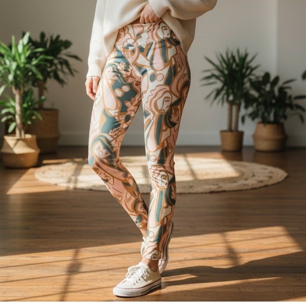 Dazey LA x Anthropologie Leggings We Are One Ani Figures Artistic Boho Abstract‎